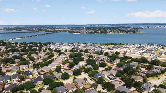 5002 Petersburg Drive, Rowlett, TX 75088