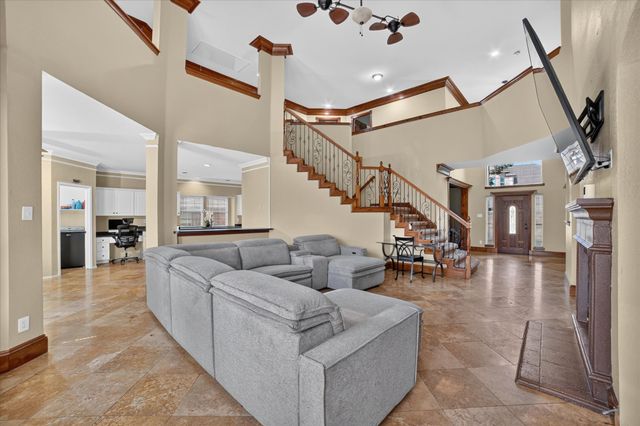 5002 Petersburg Drive, Rowlett, TX 75088