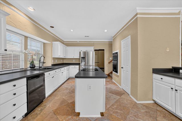 5002 Petersburg Drive, Rowlett, TX 75088