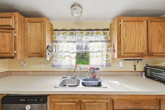 28290 E 11th Street, Catoosa, OK 74015