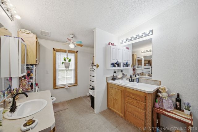 28290 E 11th Street, Catoosa, OK 74015