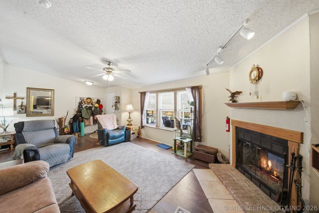 28290 E 11th Street, Catoosa, OK 74015