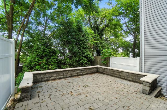 3041 Lavinia Avenue, Cincinnati, OH 45208