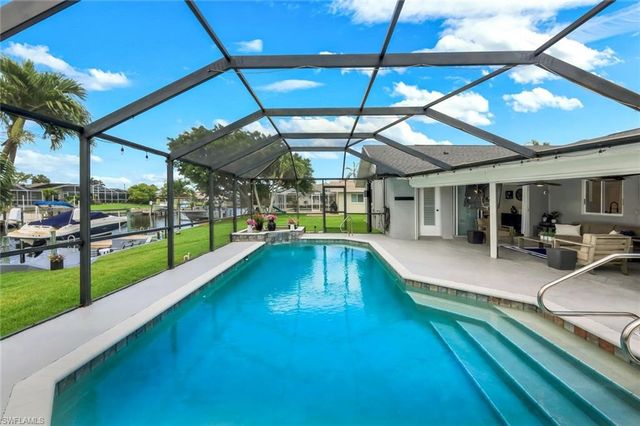 2107 SE 25th TER, Cape Coral, FL 33904