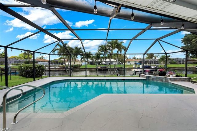 2107 SE 25th TER, Cape Coral, FL 33904