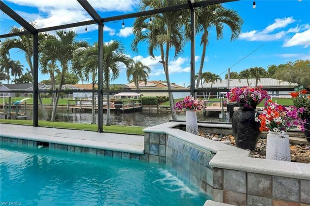 2107 SE 25th TER, Cape Coral, FL 33904