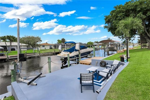 2107 SE 25th TER, Cape Coral, FL 33904