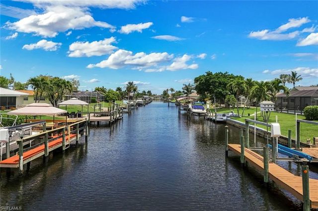 2107 SE 25th TER, Cape Coral, FL 33904