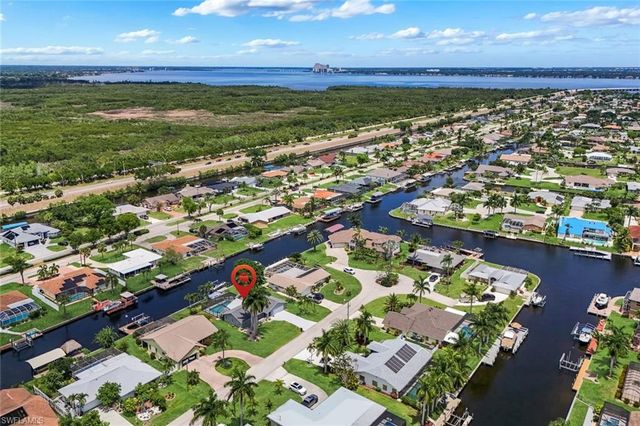2107 SE 25th TER, Cape Coral, FL 33904