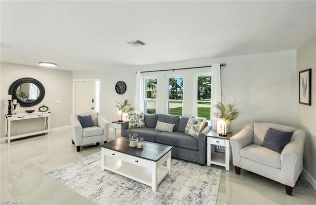 2107 SE 25th TER, Cape Coral, FL 33904