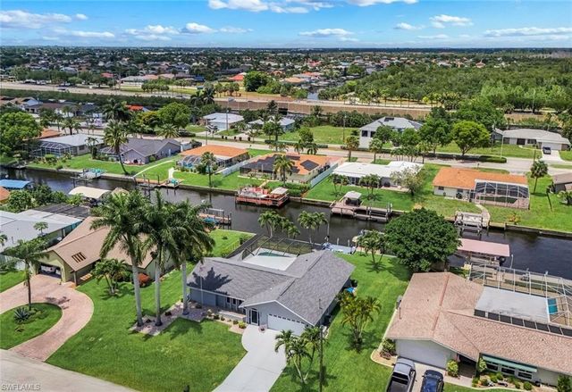2107 SE 25th TER, Cape Coral, FL 33904