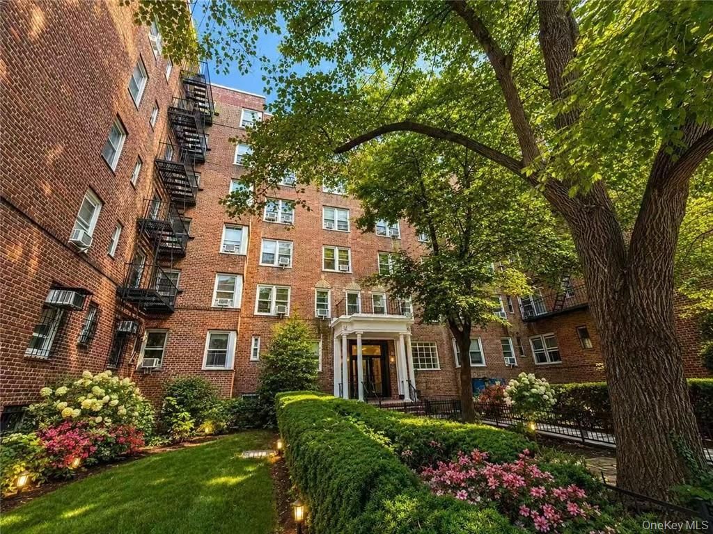 8511 34th Avenue 3H, Jackson Heights, NY 11372 — exterior