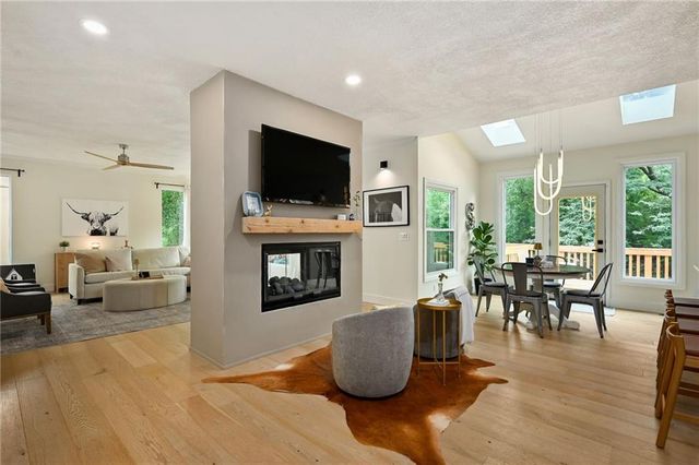 1149 SW Sunflower Drive, Lee's Summit, MO 64081