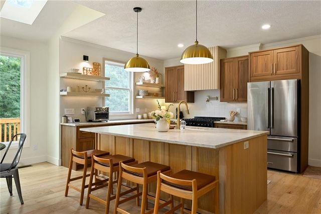 1149 SW Sunflower Drive, Lee's Summit, MO 64081