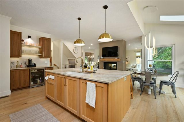 1149 SW Sunflower Drive, Lee's Summit, MO 64081