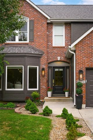 1149 SW Sunflower Drive, Lee's Summit, MO 64081