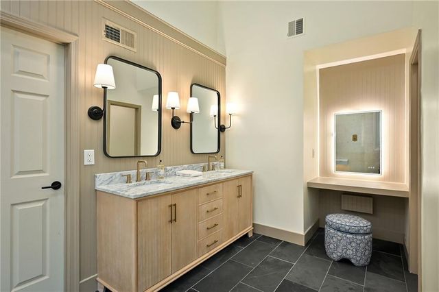 1149 SW Sunflower Drive, Lee's Summit, MO 64081