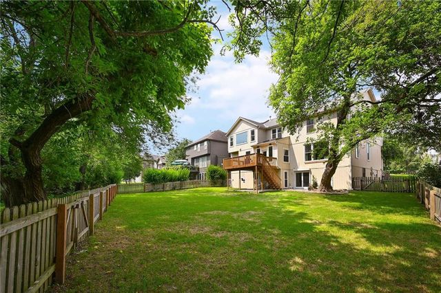 1149 SW Sunflower Drive, Lee's Summit, MO 64081