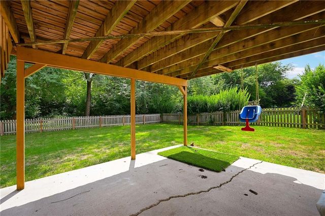 1149 SW Sunflower Drive, Lee's Summit, MO 64081