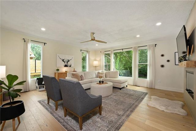 1149 SW Sunflower Drive, Lee's Summit, MO 64081