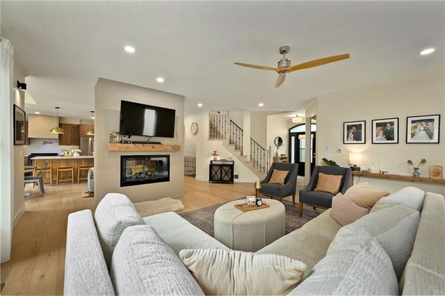 1149 SW Sunflower Drive, Lee's Summit, MO 64081