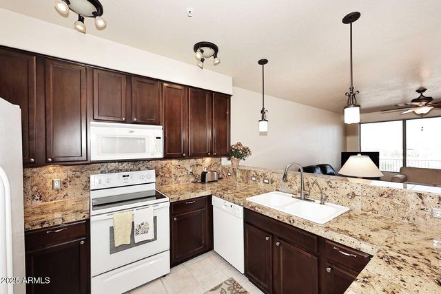 11022 N INDIGO Drive N 128, Fountain Hills, AZ 85268