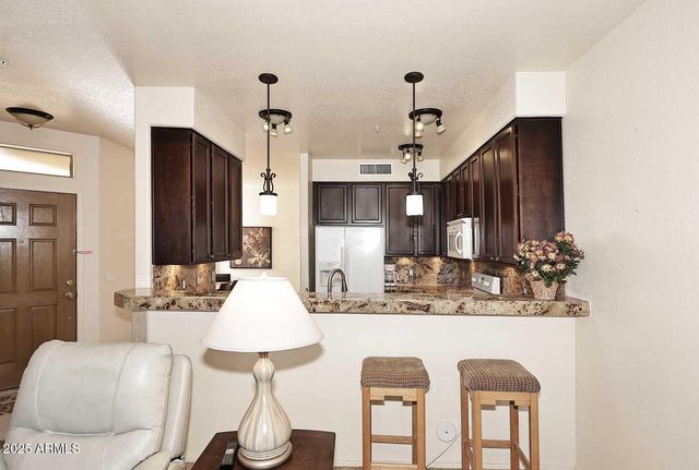 11022 N INDIGO Drive N 128, Fountain Hills, AZ 85268