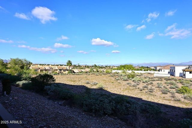 11022 N INDIGO Drive N 128, Fountain Hills, AZ 85268