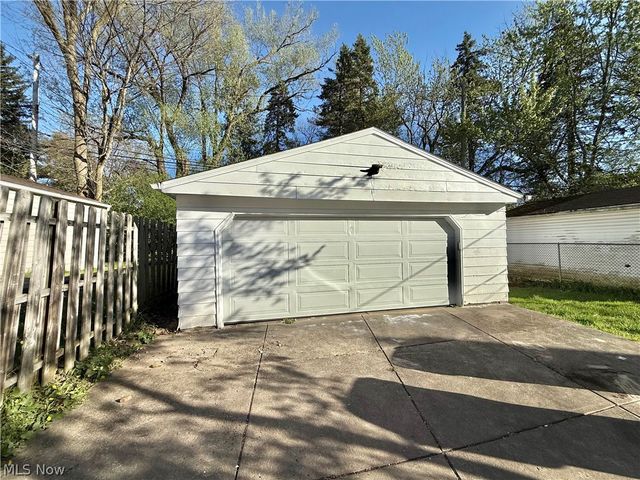 19520 Maple Heights Boulevard, Maple Heights, OH 44137