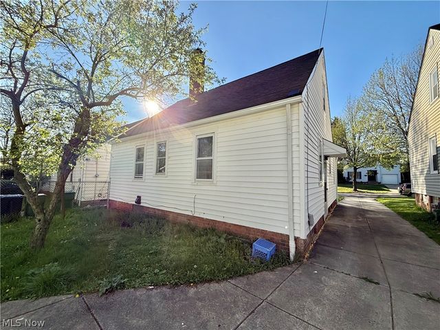 19520 Maple Heights Boulevard, Maple Heights, OH 44137