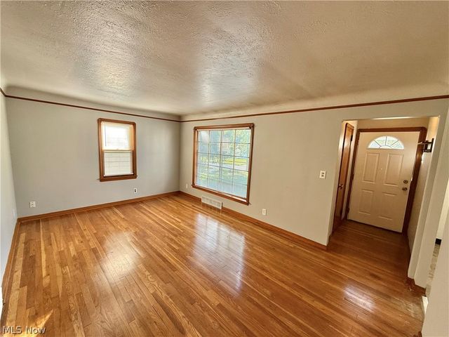 19520 Maple Heights Boulevard, Maple Heights, OH 44137