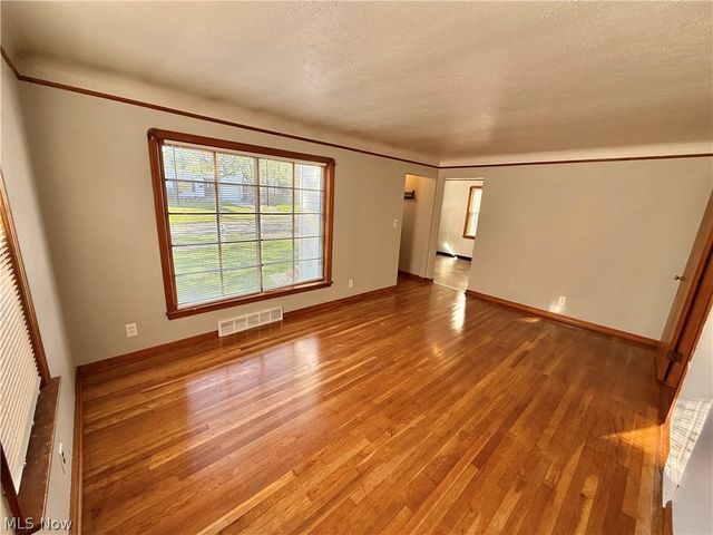 19520 Maple Heights Boulevard, Maple Heights, OH 44137