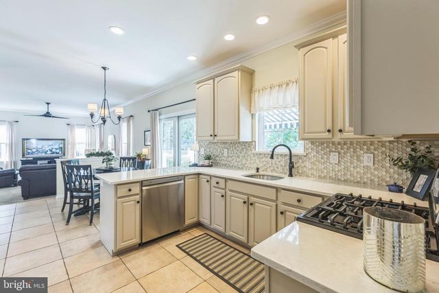 33 HARPER BLVD, Delran, NJ 08075