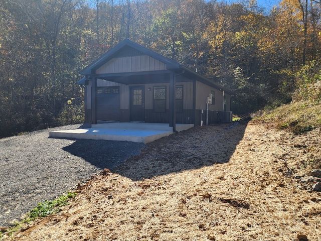 221 Pine Lick Estates Dr, Whitleyville, TN 38588