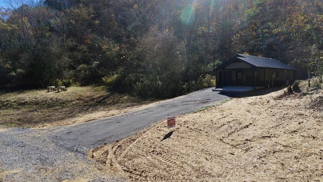 221 Pine Lick Estates Dr, Whitleyville, TN 38588