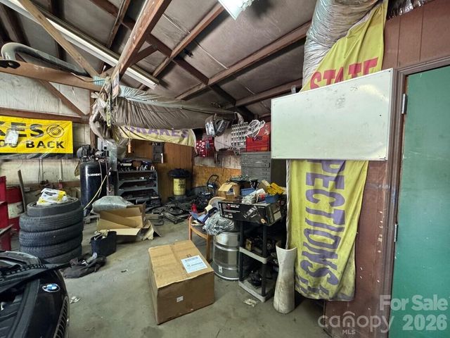 2225 W Sugar Creek Road, Charlotte, NC 28262