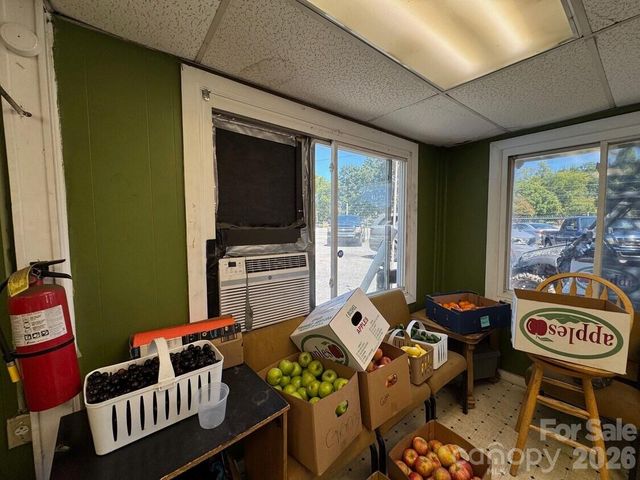 2225 W Sugar Creek Road, Charlotte, NC 28262