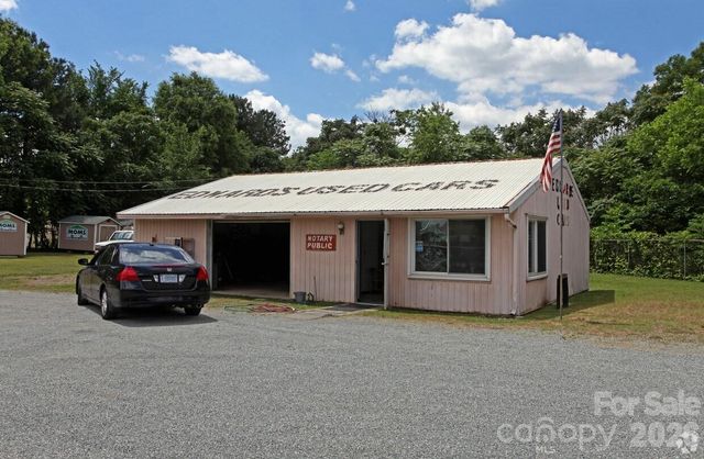 2225 W Sugar Creek Road, Charlotte, NC 28262