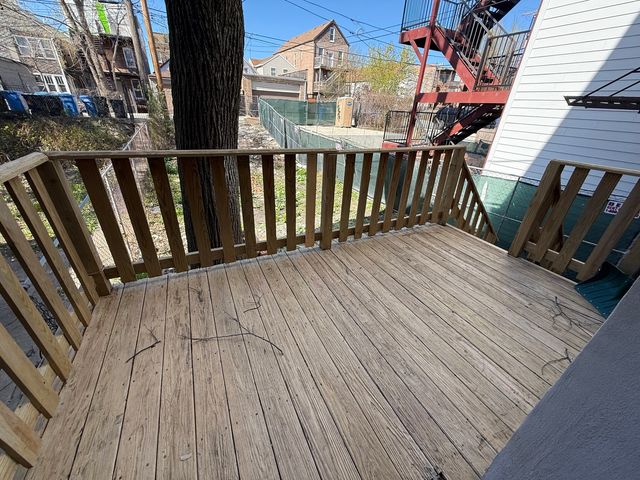 2124 W 18th Place 1, Chicago, IL 60608