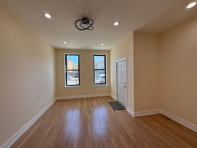 2124 W 18th Place 1, Chicago, IL 60608