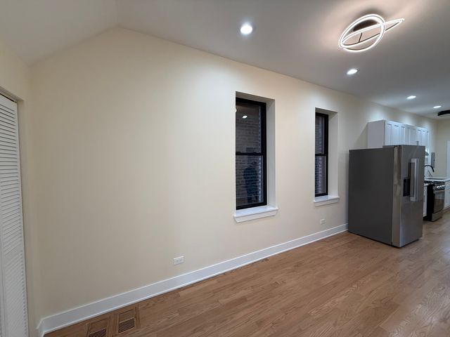 2124 W 18th Place 1, Chicago, IL 60608