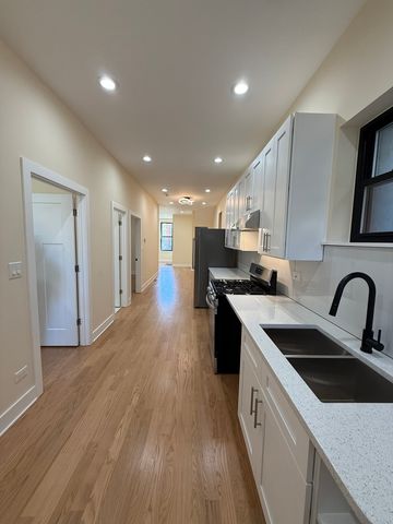 2124 W 18th Place 1, Chicago, IL 60608