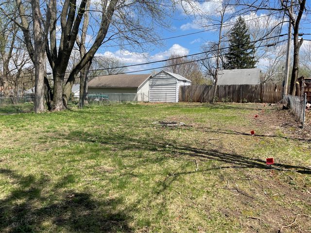 4017 Cambridge Street, Des Moines, IA 50313