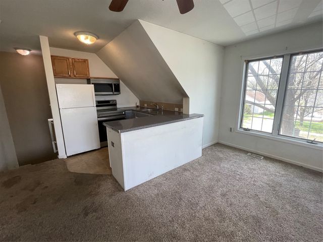 4017 Cambridge Street, Des Moines, IA 50313