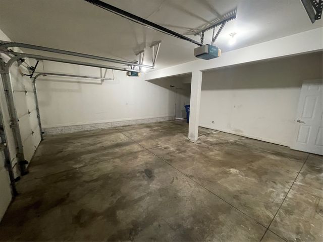 4017 Cambridge Street, Des Moines, IA 50313