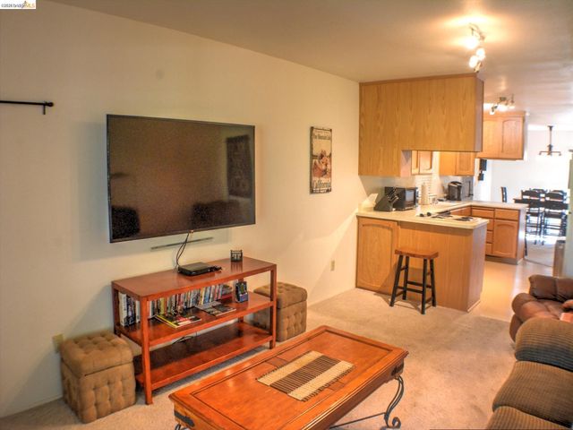 19166 Dyer Ct, Groveland, CA 95321