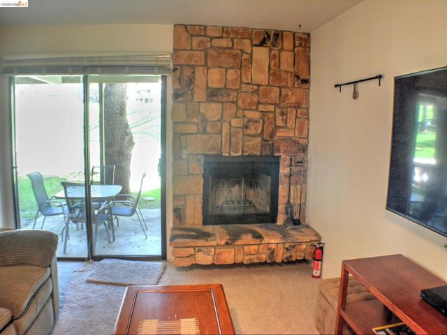 19166 Dyer Ct, Groveland, CA 95321