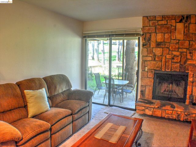 19166 Dyer Ct, Groveland, CA 95321