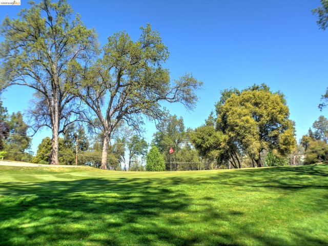 19166 Dyer Ct, Groveland, CA 95321