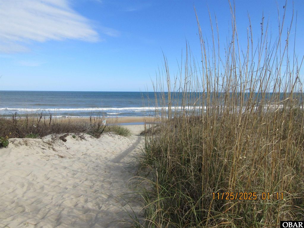 Image 11 of property listing at 1208 -4 Swan Street Unit 4, Kill Devil Hills, NC 27948